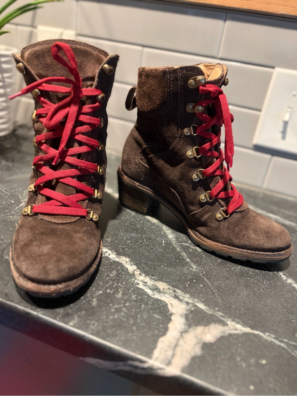 L.L. Bean Deerfield Alpine Brown Suede Lace-Up Ankle Boots with Red Laces - Picture 2 of 11